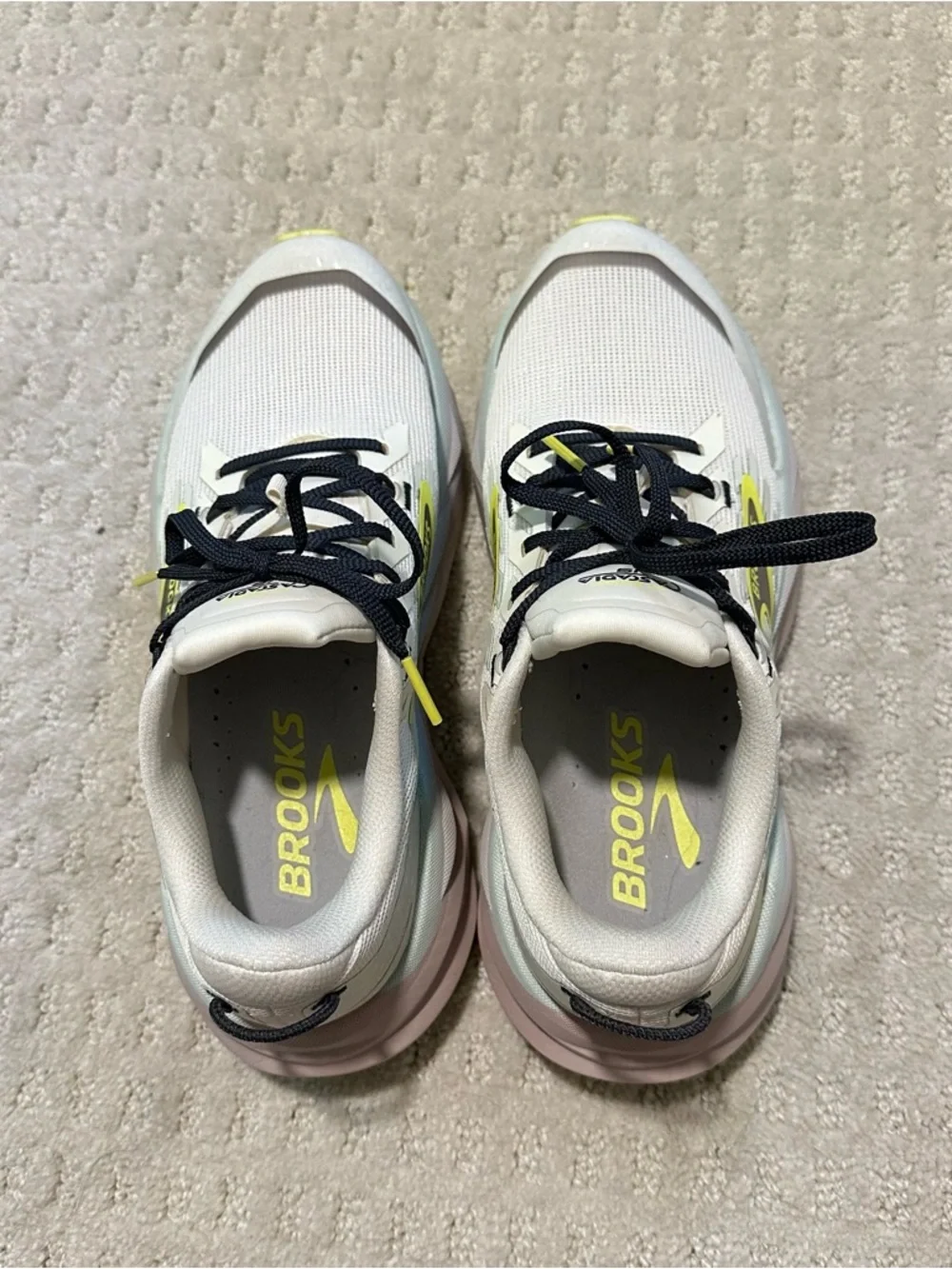 BROOKS Cascadia 19 Trail Running Shoes